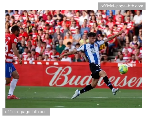 通讯:回顾格拉纳达一场平局中,门将如何指挥防线化解五次角球威胁 通讯:回顾格拉纳达一场平局中,门将如何指挥防线化解五次角球威胁